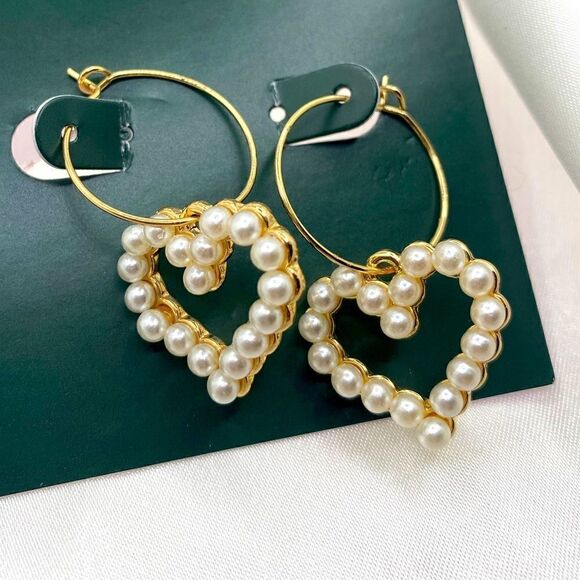 Pearl Earring Wire Wrapped Pearl Heart earring Charm pearl earrings - Picture 1 of 3